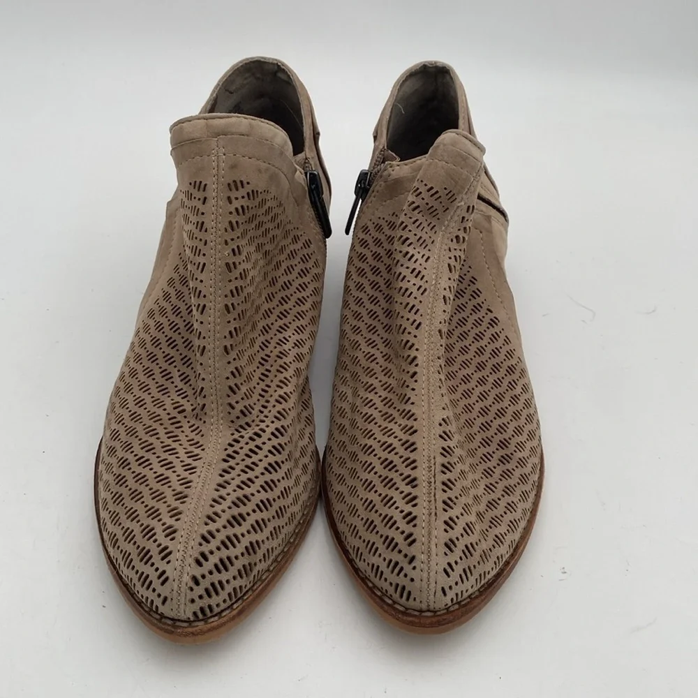 Vince Camuto Taupe Perforated Boots women 9M Casual suede office boho Y2K retro